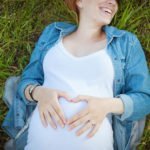 pregnant woman with healthy teeth